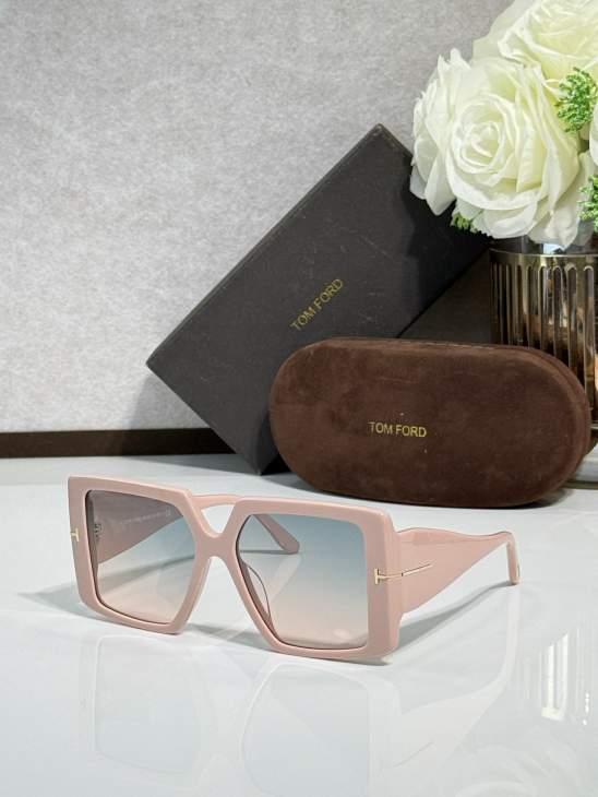 Picture of Tom Ford Sunglasses _SKUfw77817180fw